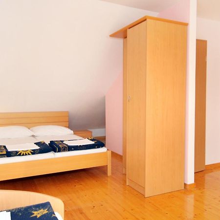 Apartments With A Swimming Pool Jadranovo, Crikvenica - 3238 Bilik gambar