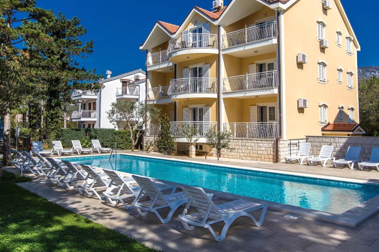 Apartments With A Swimming Pool Jadranovo, Crikvenica - 3238 Luaran gambar