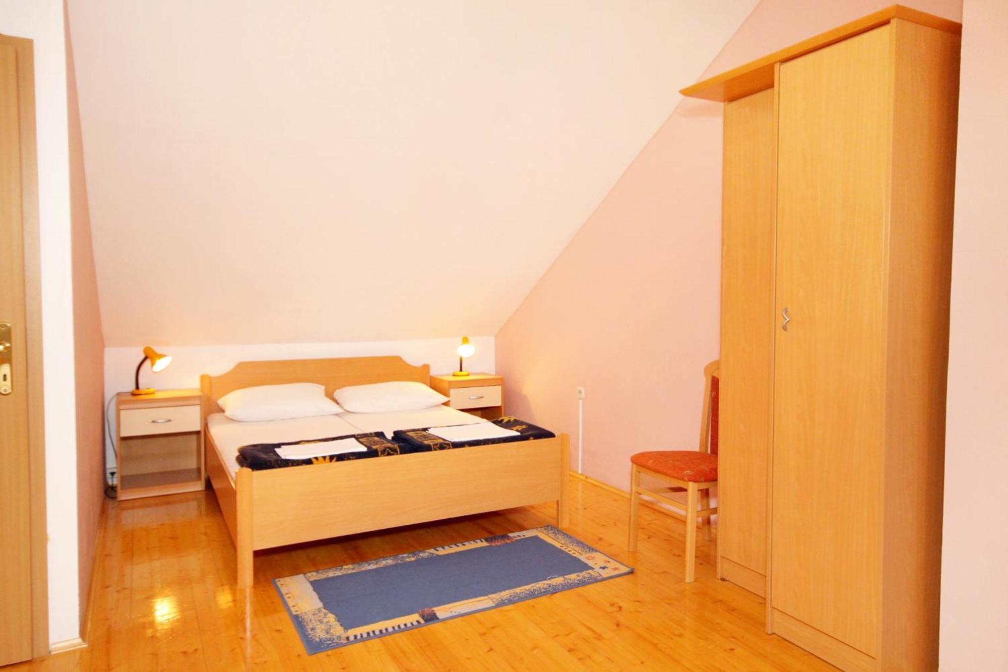 Apartments With A Swimming Pool Jadranovo, Crikvenica - 3238 Bilik gambar