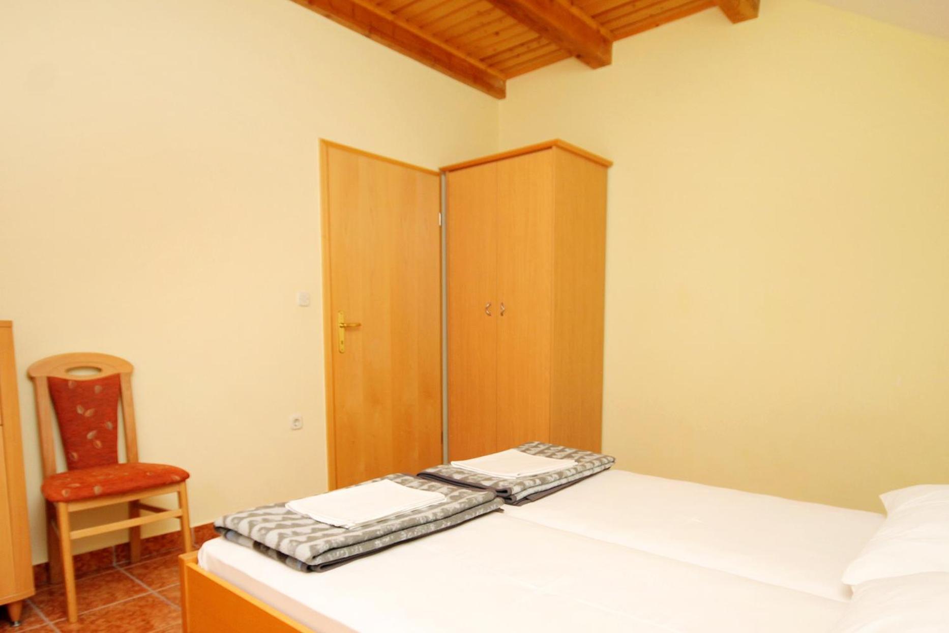 Apartments With A Swimming Pool Jadranovo, Crikvenica - 3238 Bilik gambar